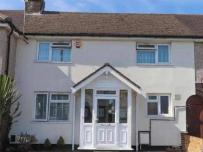 Homestay With Free Parking - Close To Heathrow