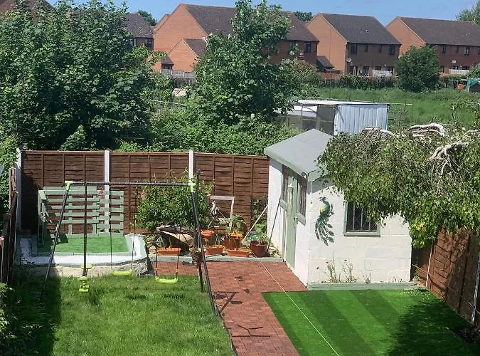 Homestay With Free Parking - Close To Heathrow