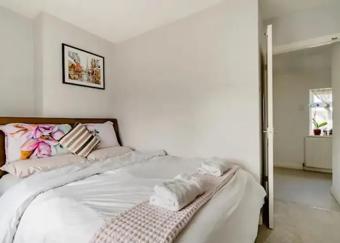 Homestay With Free Parking - Close To Heathrow