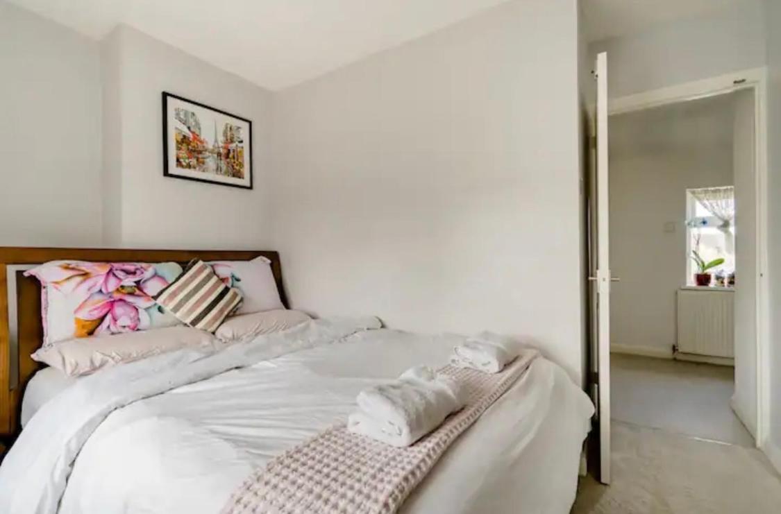 Homestay With Free Parking - Close To Heathrow
